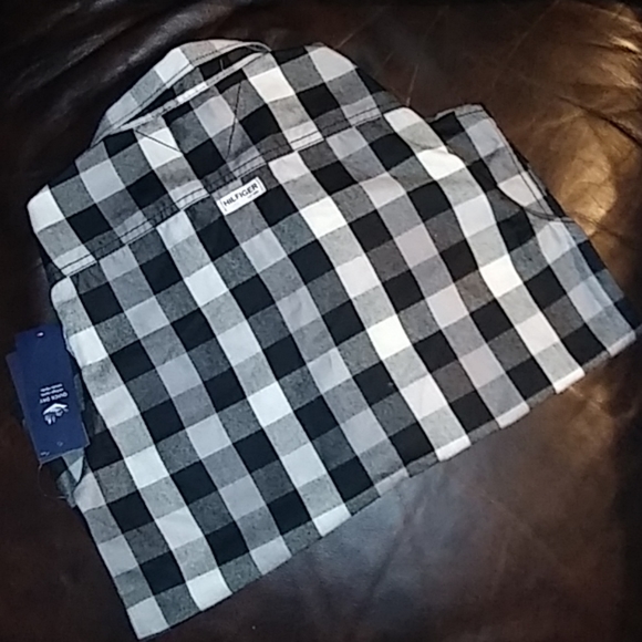 Tommy Hilfiger Long sleeve Button Down - Picture 4 of 5